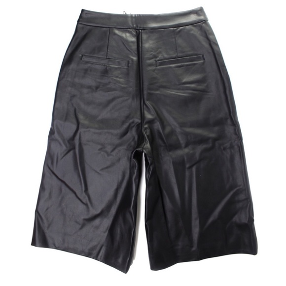 Who What Wear NWT Chreene Faux Vegan Leather Shorts - Picture 3 of 5